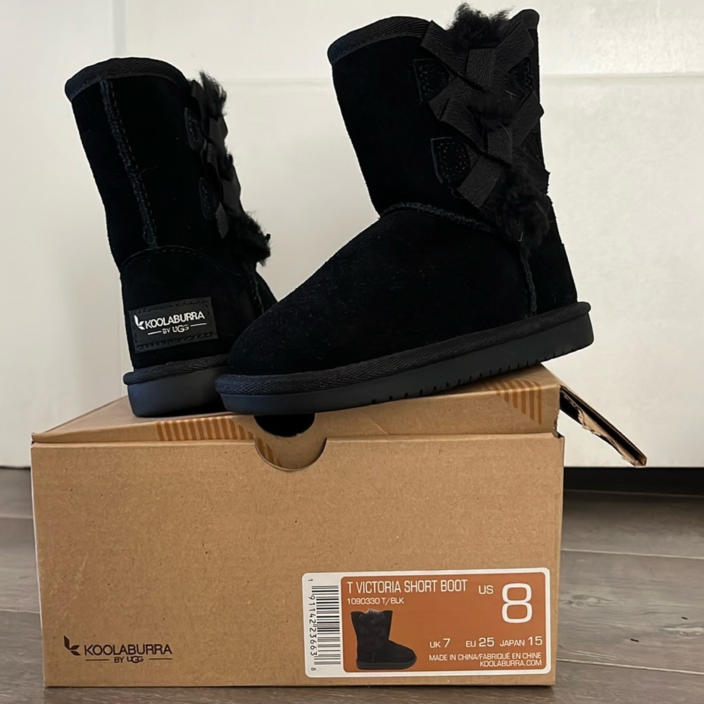 Kookaburra T Victoria Short boot. Black size 8 (toddler). Never worn